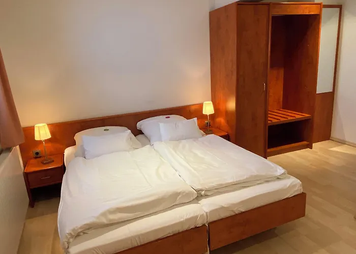 Nocleg ze śniadaniem Passage 84 - & Cafe 3*